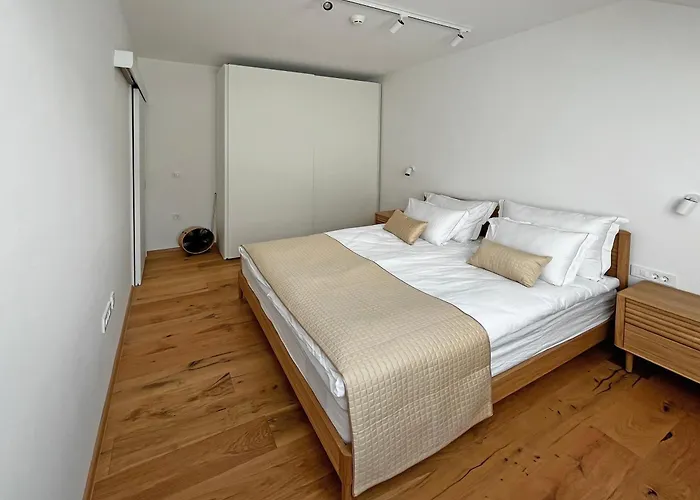 Apartma 17 - Perla * בובק